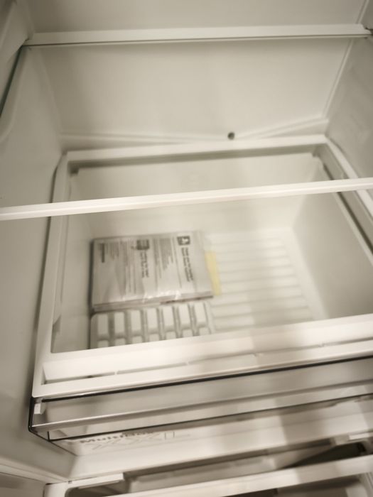 Frigorífico combinado Bosch kiv86nse0