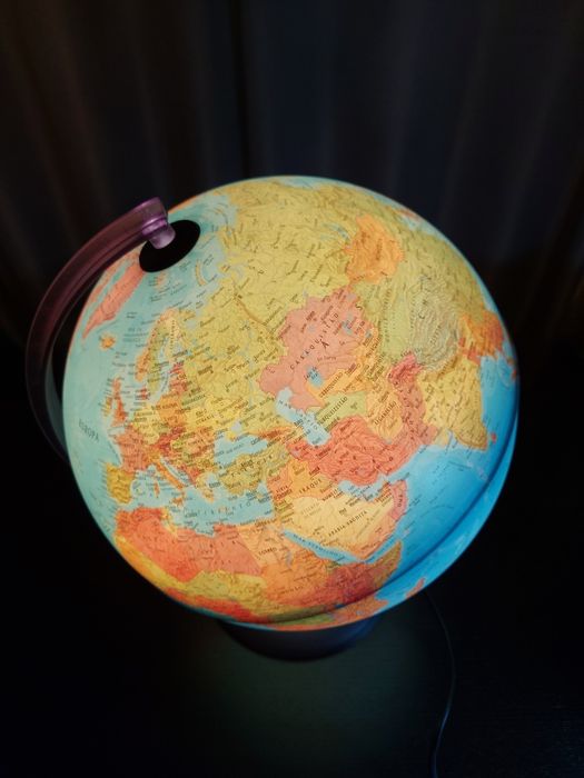 Globo terrestre iluminado - NOVO