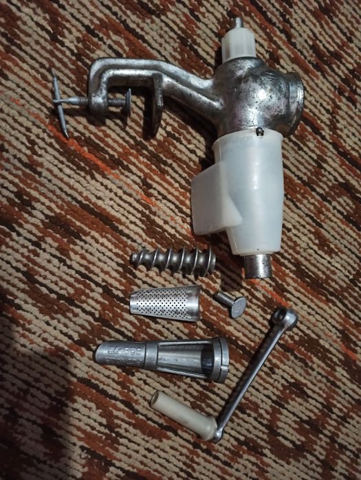 Соковыжималка ручная для томатов струмок мотор січ