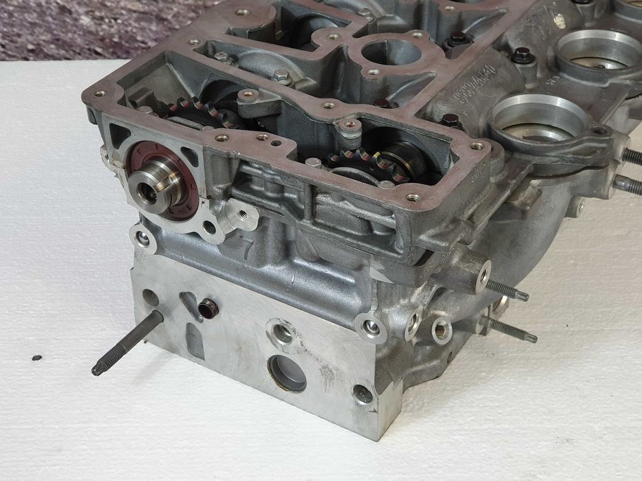 Głowica 2.0 HDI Peugeot Citroen, Ford TDCI.Kompletna