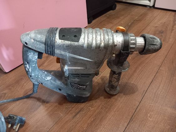Młotowiertarka TITAN TTB631SDS PLUS 1500