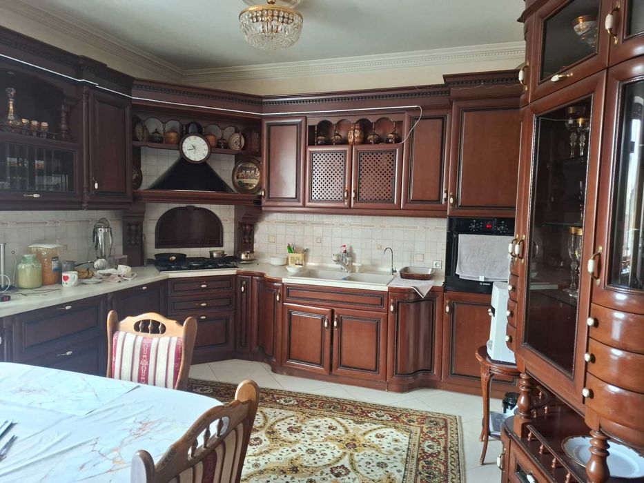 Продам унікальний будинок на Генерала Арабея