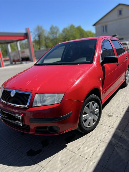 Машина skoda fabia