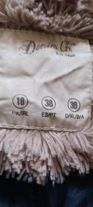 Casaco azul com capuz de senhora