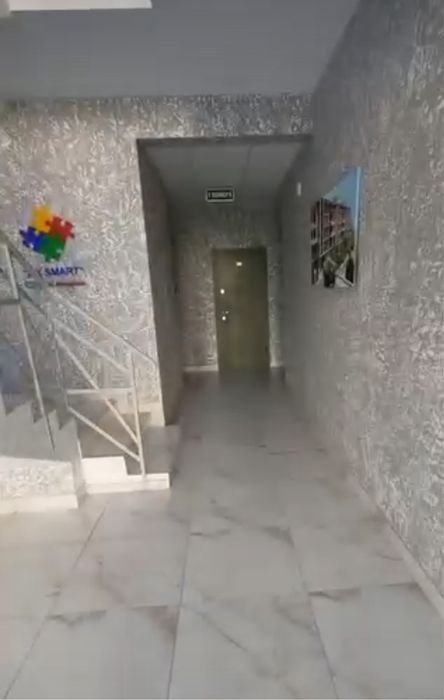 Сдам длительно студию с ремонто и мебелью