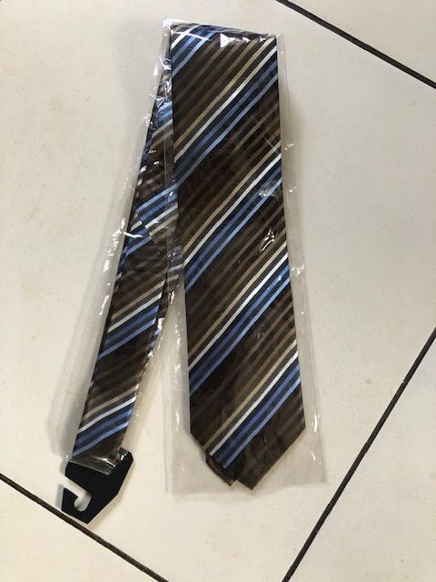 Krawat nowy, czysty jedwab (pure silk)