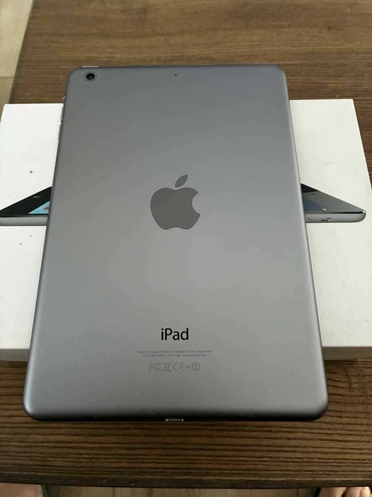 IPAD Mini 16GB Space grey