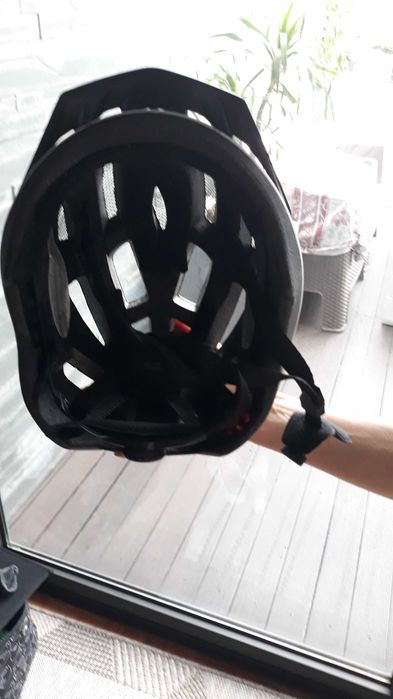 capacete de Bicicleta ,,Novo,,nao foi usado vendo 10 euros,