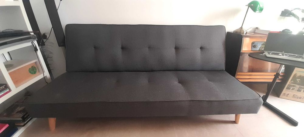 Sofá cama elegante e prático