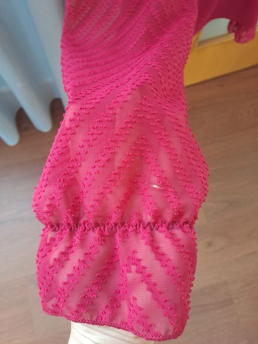 Camisa /Blusa cor borgonha, manga transparente