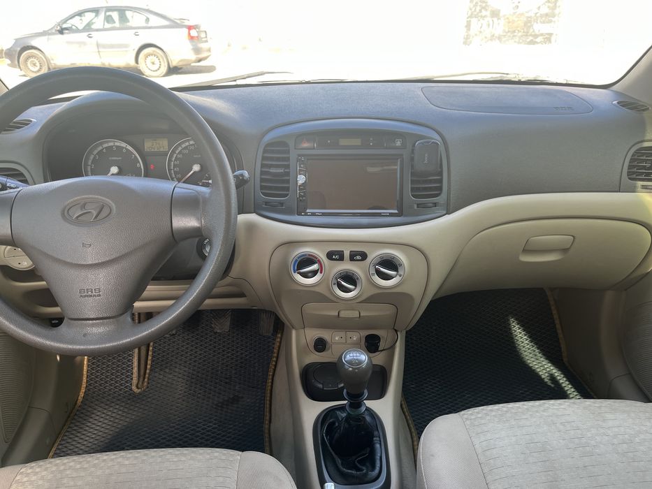Hyundai accent 2009 рік