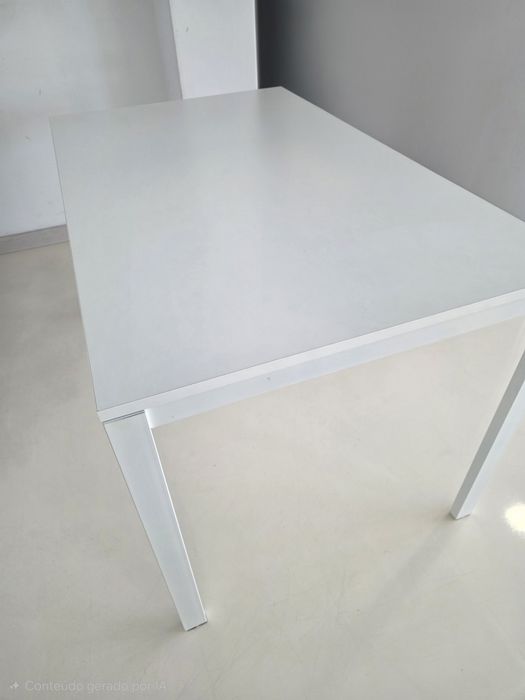 Mesa de cozinha/ escritório