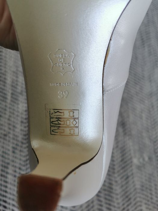 39 perlowe ecru Georgia Rose