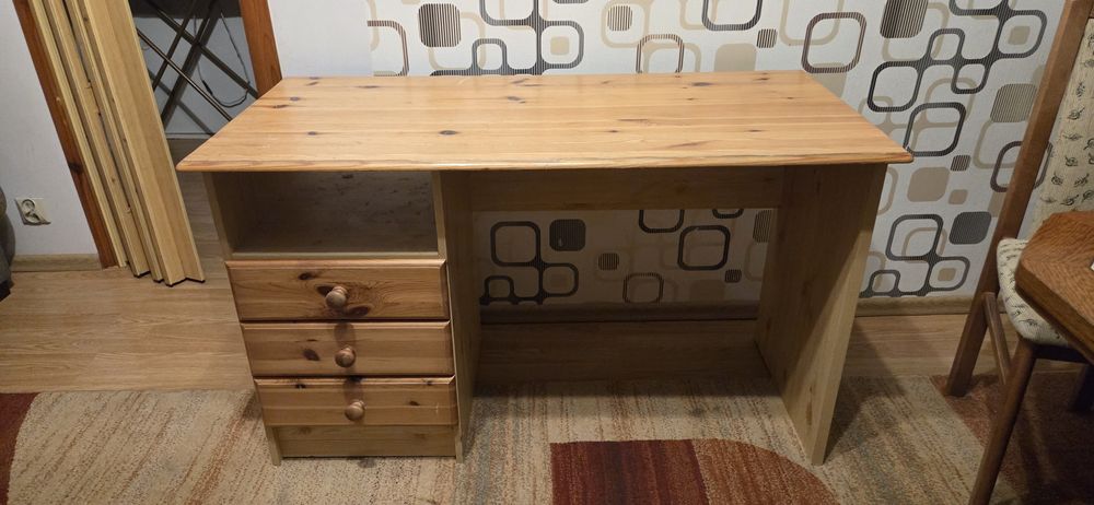 Biurko z blatem drewnianym