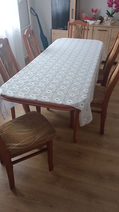 Stół rozkładany + 6 krzeseł