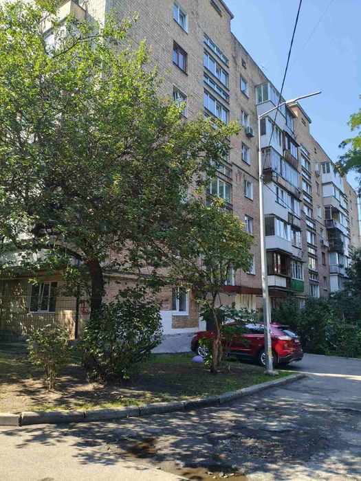 Продам 3 кімнатну квартиру пр-т Голосіївський