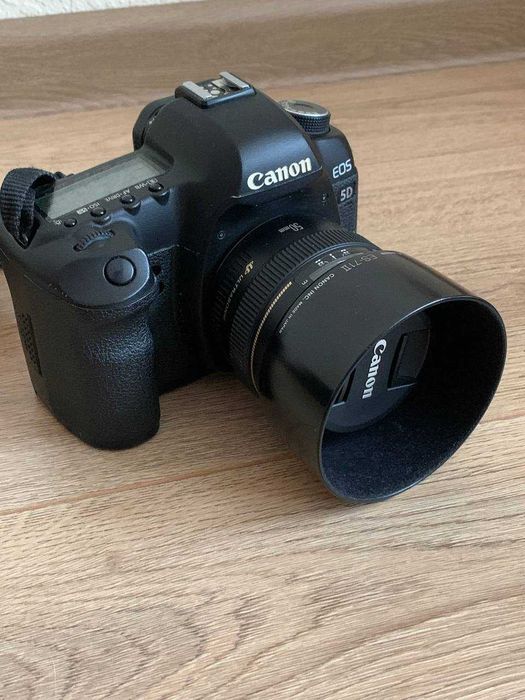 Canon 5D mark 2, + Canon EF 50mm f 1.4 в ідеальному стані