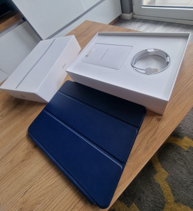 iPad 6th gen Silver 32GB wifi cellular