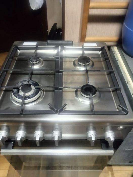 Газова плита Electrolux