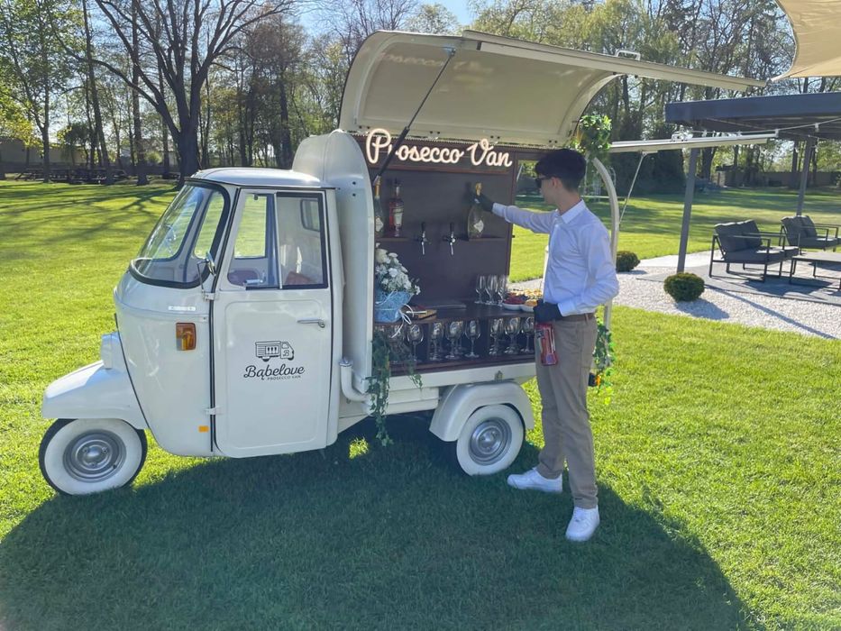 Prosecco Van/ Piaggio wesele