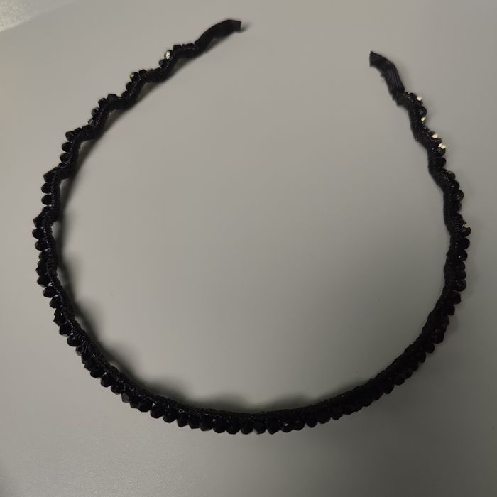 Czarna opaska z małych koralików