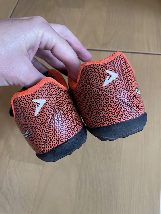 Бутсы Demix спортмастер демикс 35 размер оранжевые