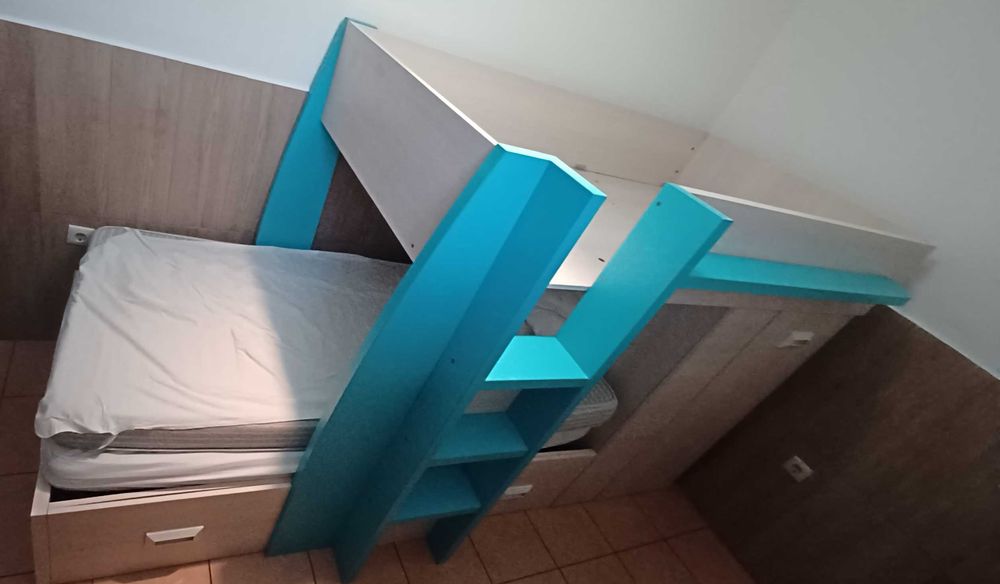 Beliche duplo e cama de casal