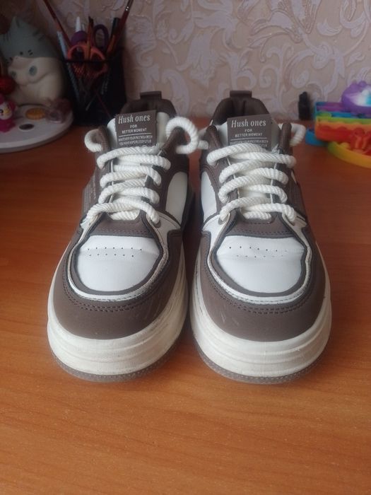 Продам кроссовки унисекс