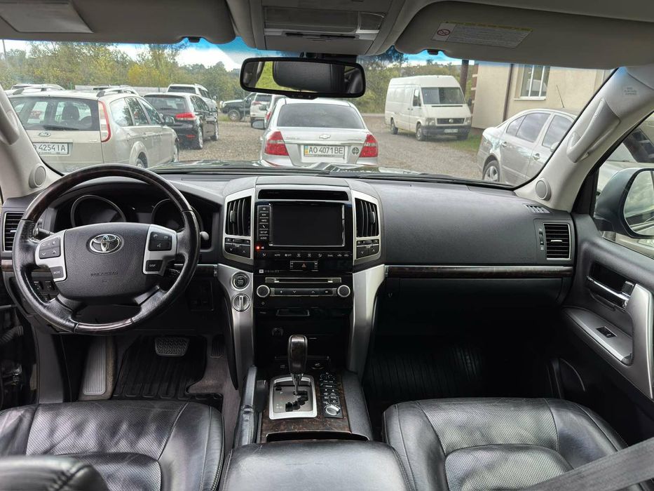 Салон Land Cruiser 200 14рік