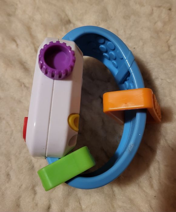 Zegarek i piesek do ciągnięcia fisher price.