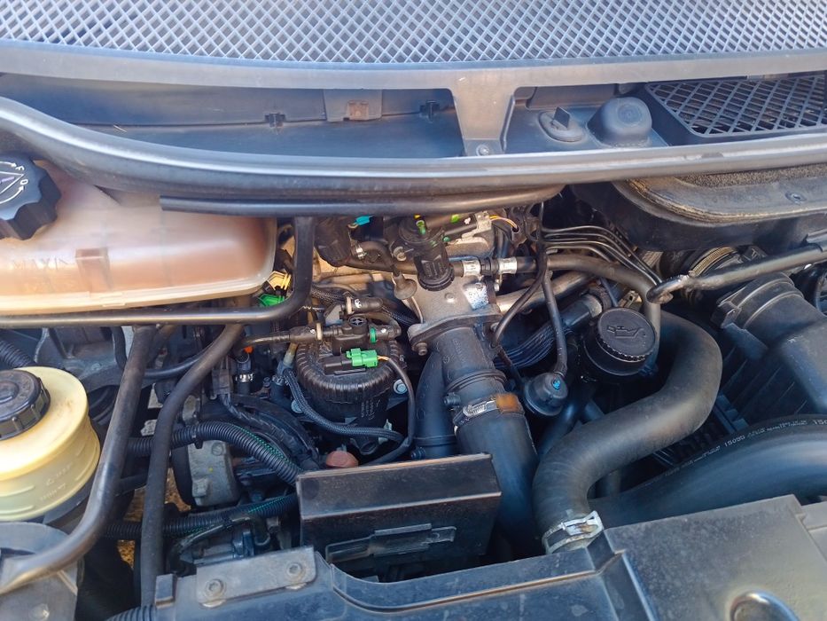 Peugeot 807 de 2003 em bom estado