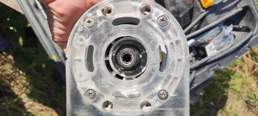 Фрезер DeWalt D26204K