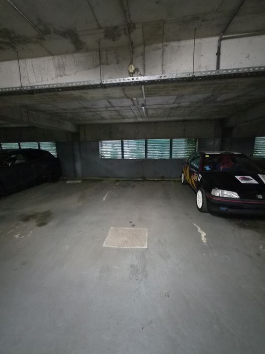 Wygodne miejsce postojowe w garażu wielostanowiskowym tuż przy wejściu do Stacji Metra Stokłosy - Widok 2