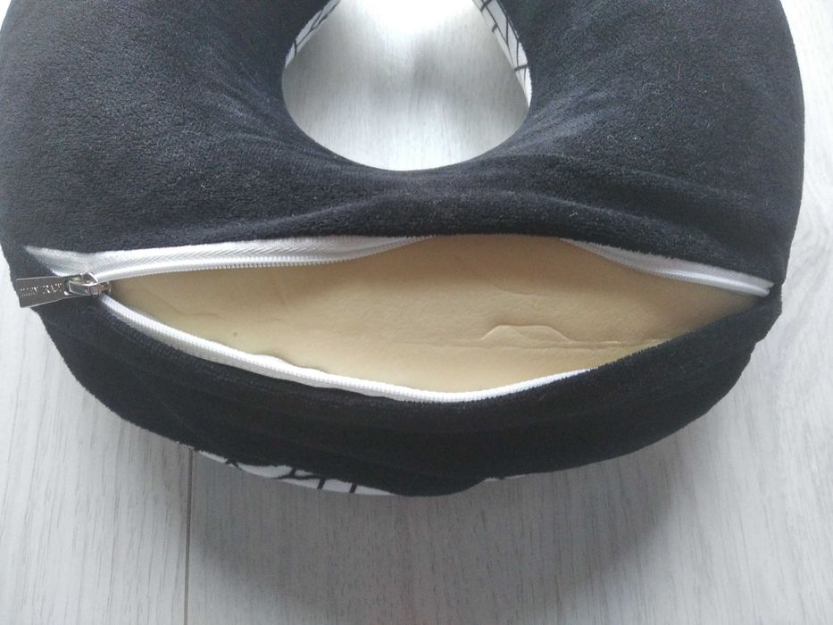 Turystyczna poduszka, zagłówek dwustronny w bardzo dobrym stanie