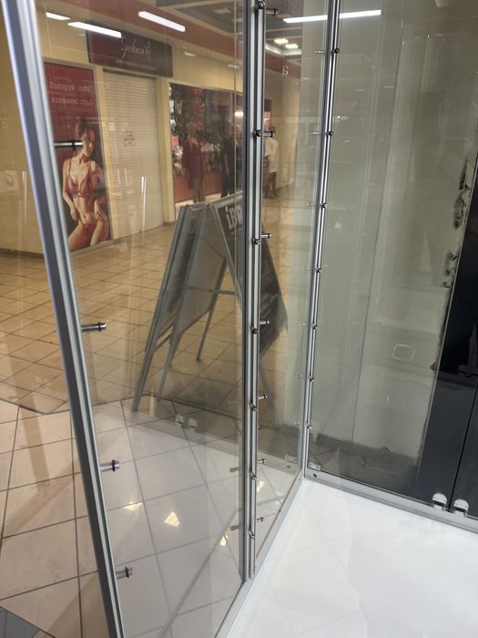 Витрина Куб стеклянный,много полок