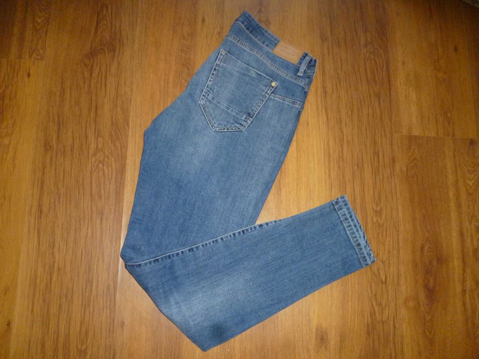 Продам новые женские джинсы  Colins)))