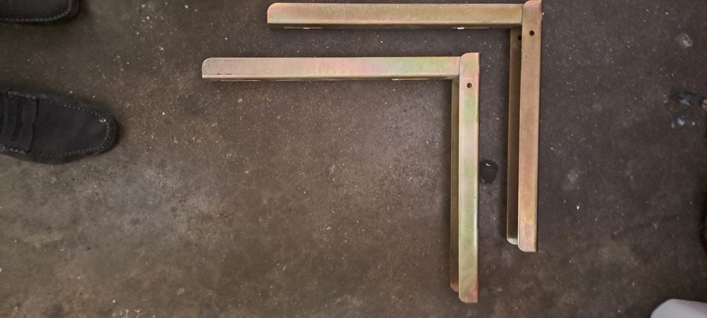 Suportes em chapa zinccada com banho de inox