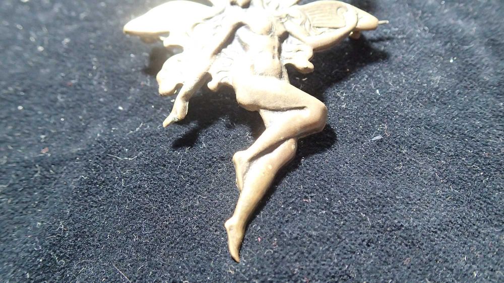 Pregadeira antiga Arte Nova