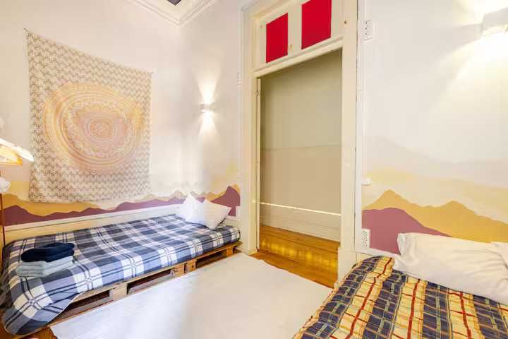 Quarto no centro do Porto ao metro do Heroismo