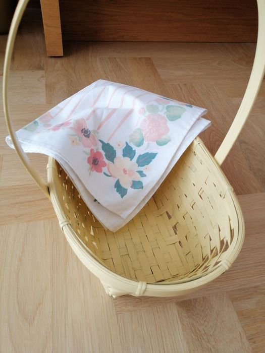 Kosz wiklinowy wielkanocny duże w komplecie z serwetą