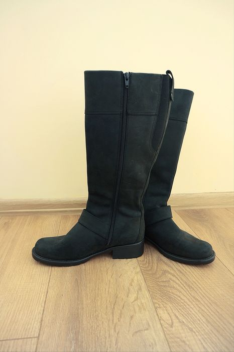 Жіночі чоботи,черевики Clarks