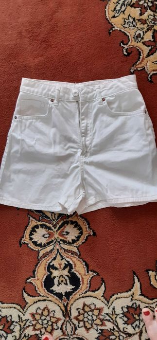 Шорты белые wikikki