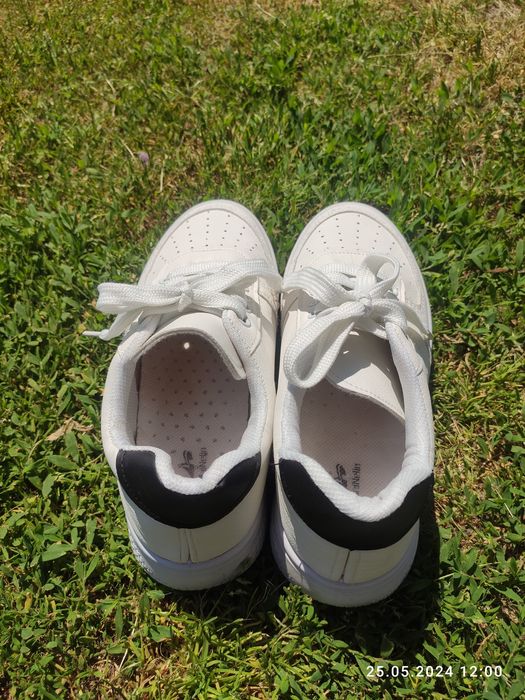 Кросовки ,мокасини