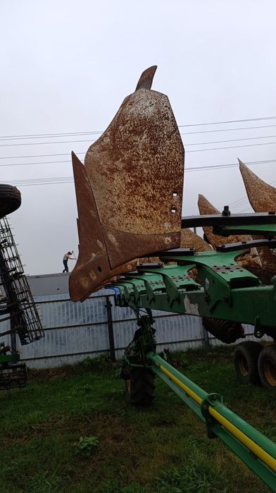 Плуг оборотний John Deere 3810 7+1