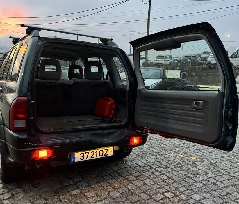 Suzuki Grand Vitara 2.0 Td 110cv - MetalTop  - Nacional