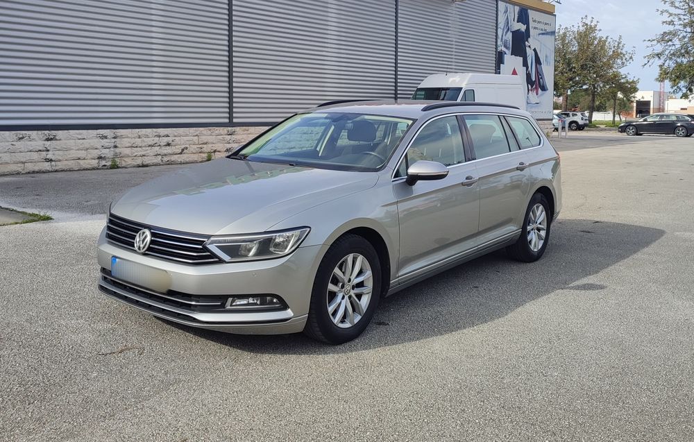 VW Passat 2.0TDI 150CV - c/Financiamento COMO NOVA  / NACIONAL