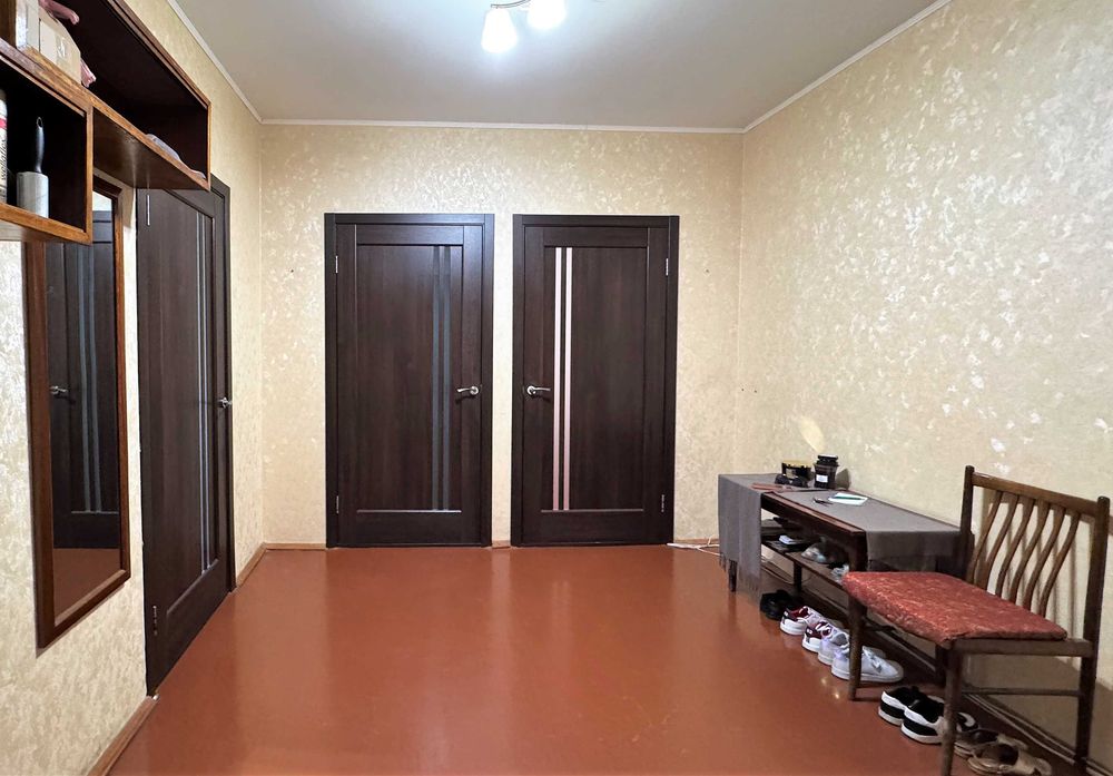 вул. Глібова 16, продам  3-кімнатну квартиру на 3/16 поверхового будинку