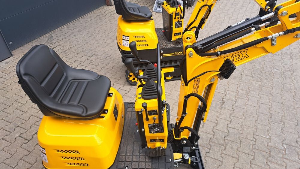 Minikoparka Nex Nano, 562kg, 2025.