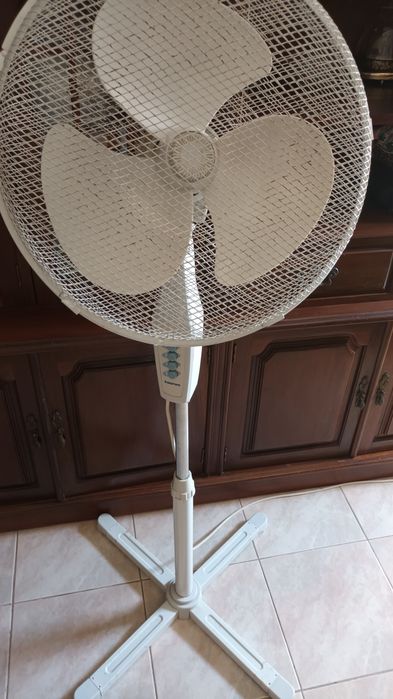 Ventoinha de pe taurus 50cm