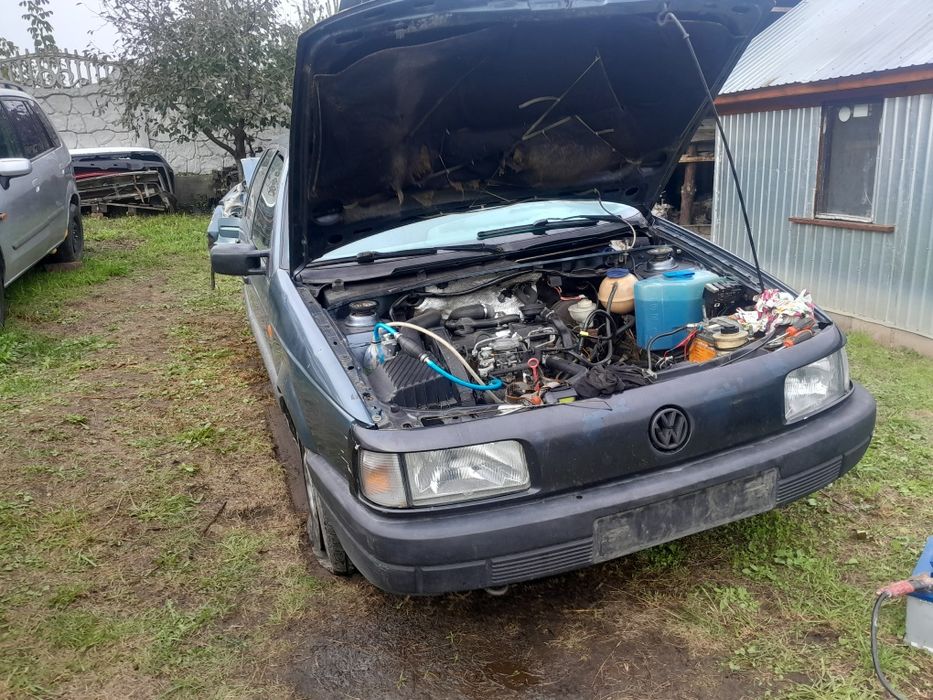 Двигун навісне запчастини в хорошому стані Фольсваген Пассат В3